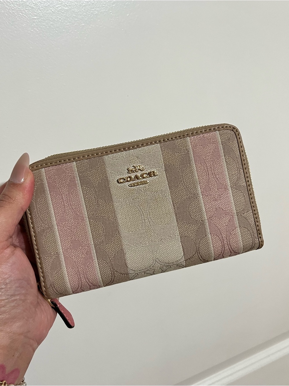 Coach jacquard medium zip around wallet
